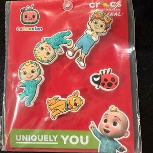 CROCS Cocomelon Charms Set - Red and Blue
